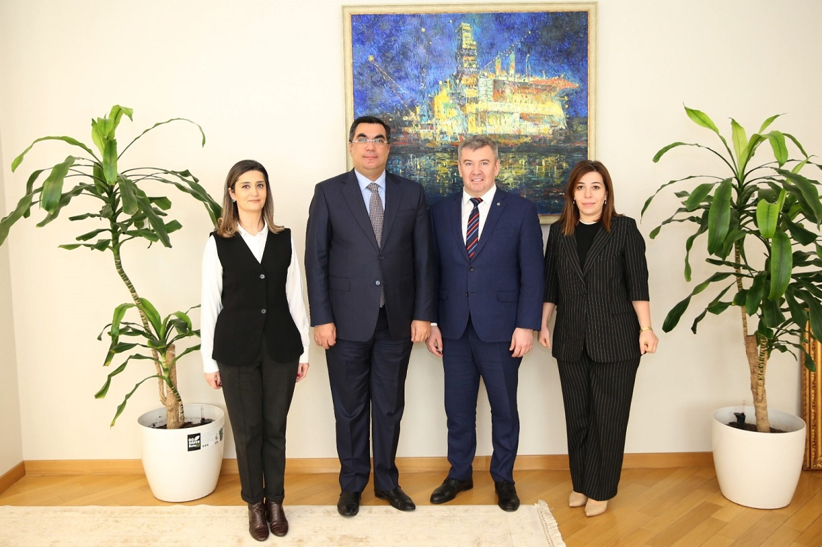 АГНИ-ВШН и Бакинская Высшая школа нефти укрепляют сотрудничество